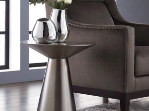 Italian Light Luxury End Table – A Statement of Elegance and Sophistication