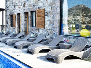Elegant Outdoor Lying Bed – Luxury and Comfort for Your Space