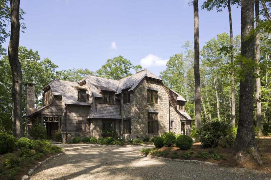 Houses with Stone Accents: Elevate Your Home’s Aesthetic